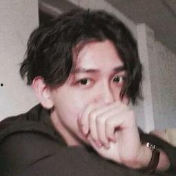 娱乐吃瓜的头像男生真人